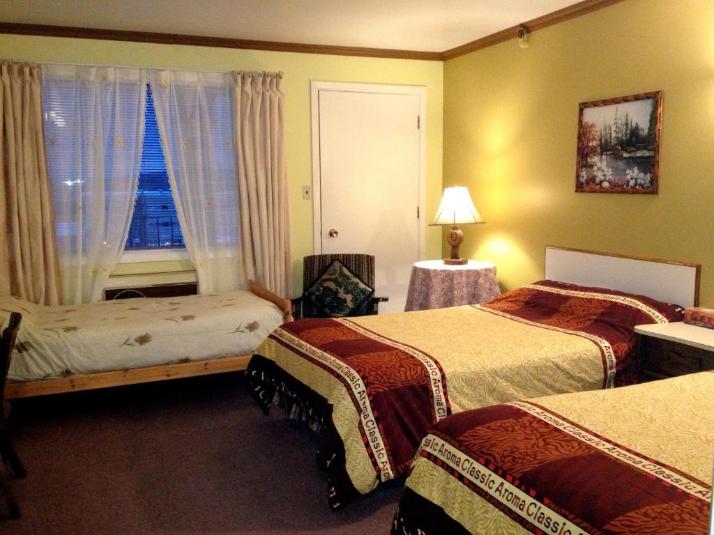 Hotel Motel Le Château Lac-Mégantic Quarto foto